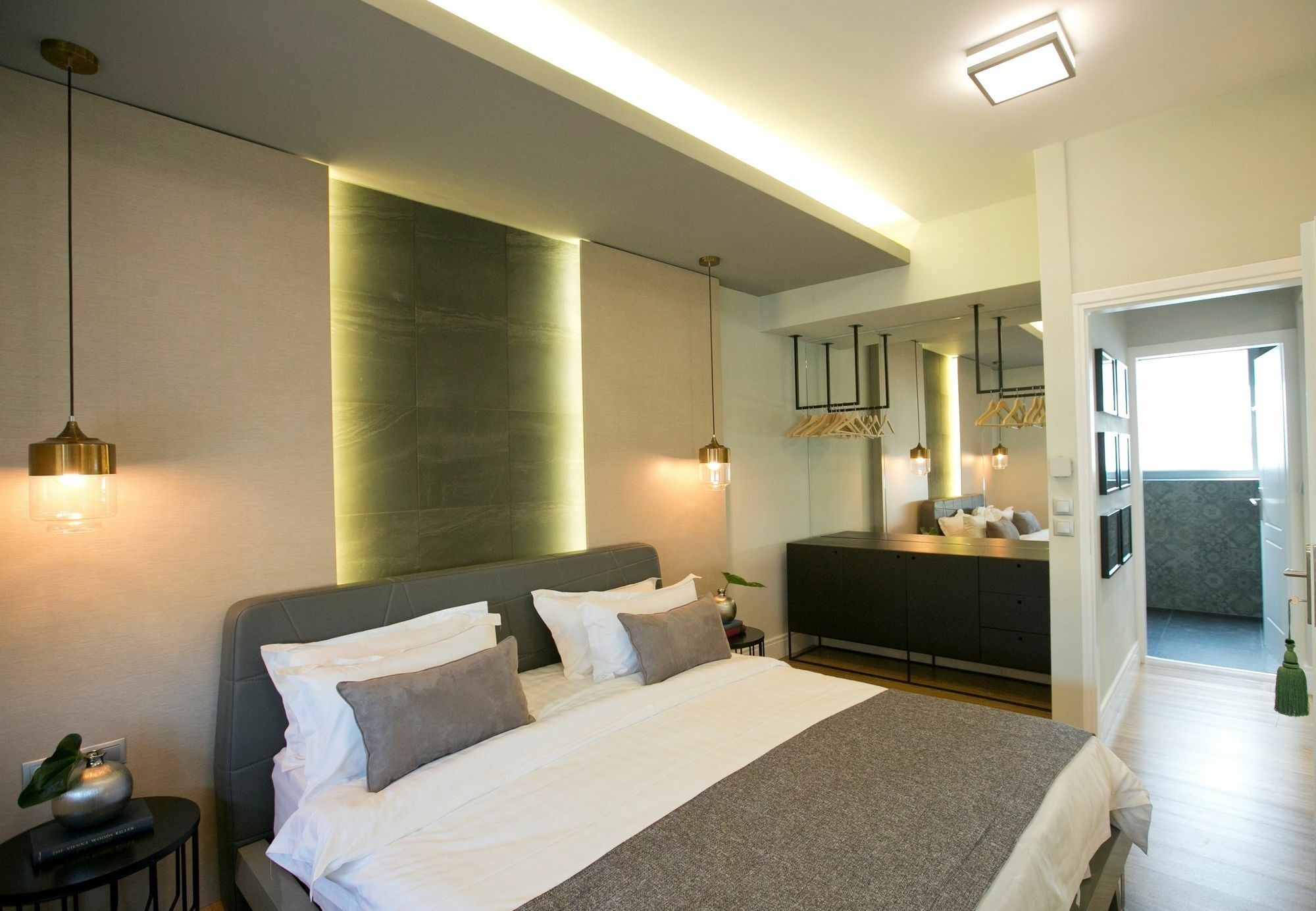 47 Luxury Apartment